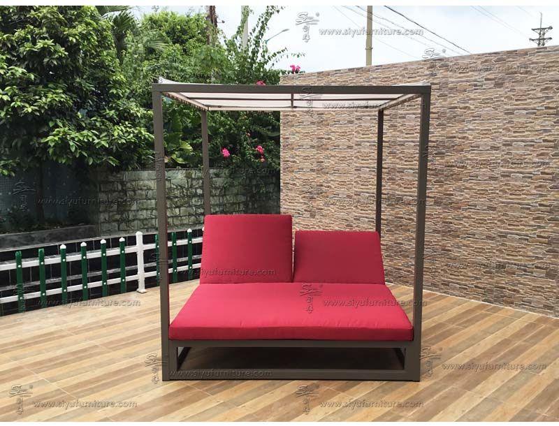 DGD2004 Canopy daybed